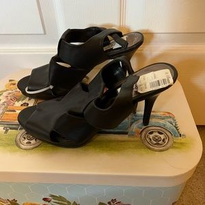 Vera Wang Brown Heels, 7 1/2